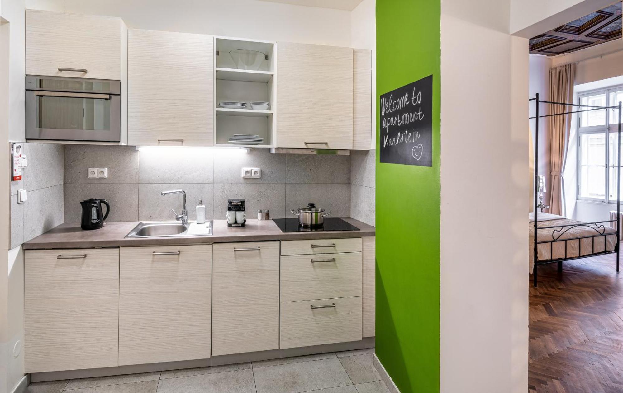 7 Tales Apartments By Adrez Prague Room photo