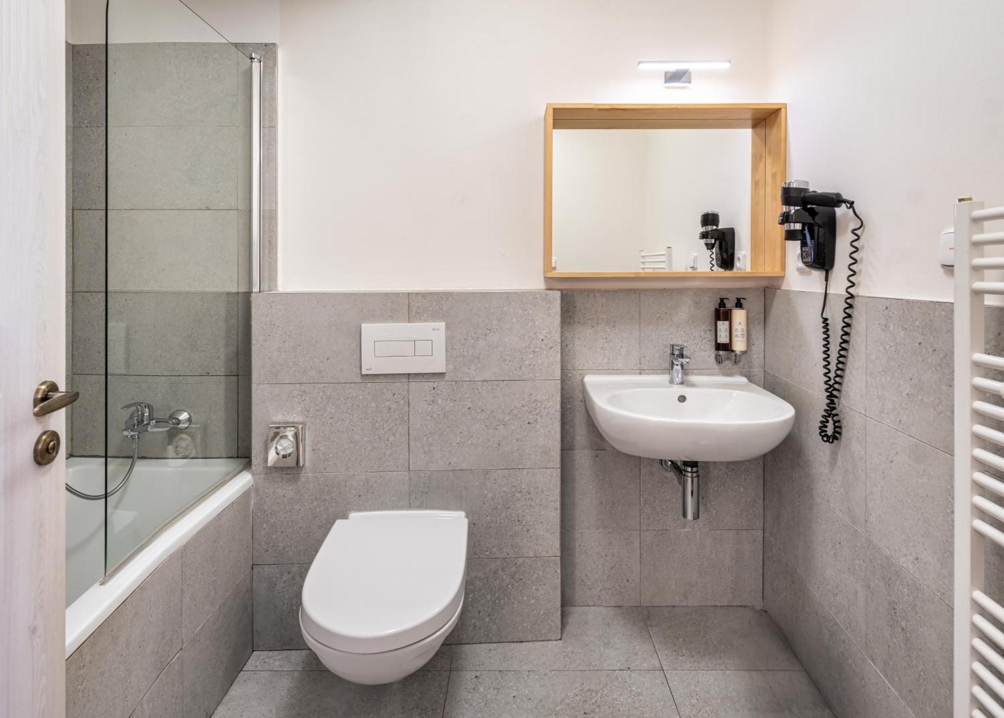 7 Tales Apartments By Adrez Prague Room photo