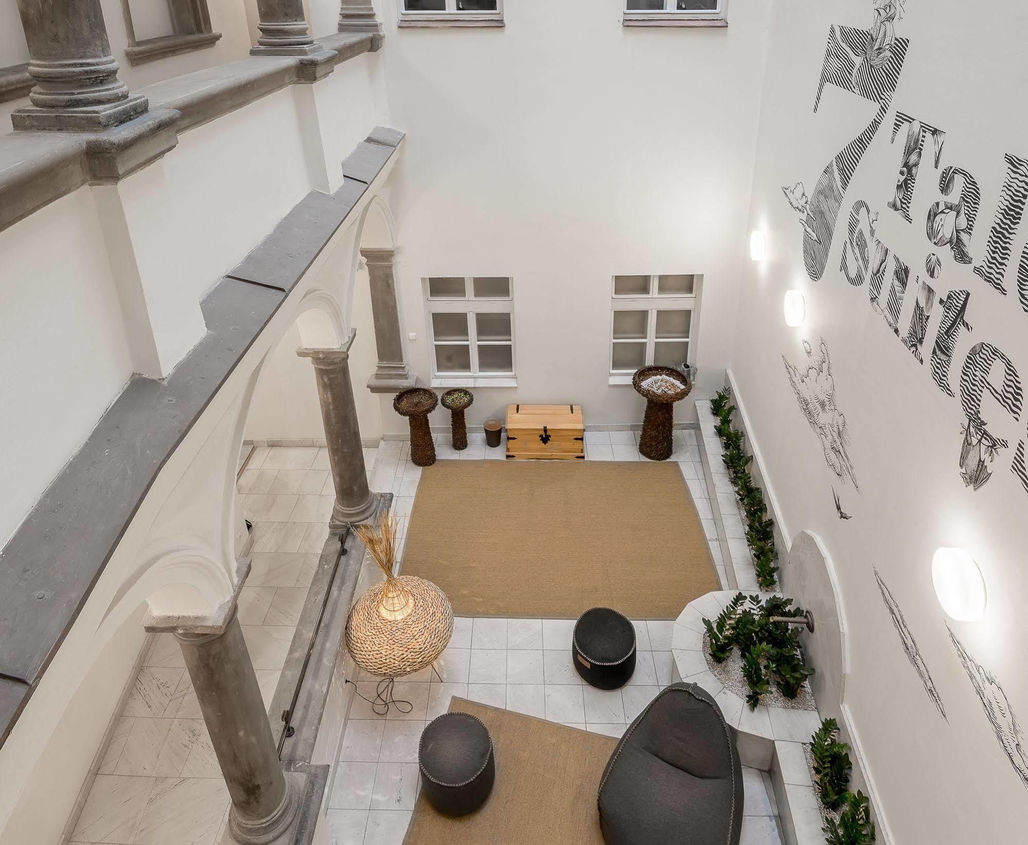 7 Tales Apartments By Adrez Prague Exterior photo