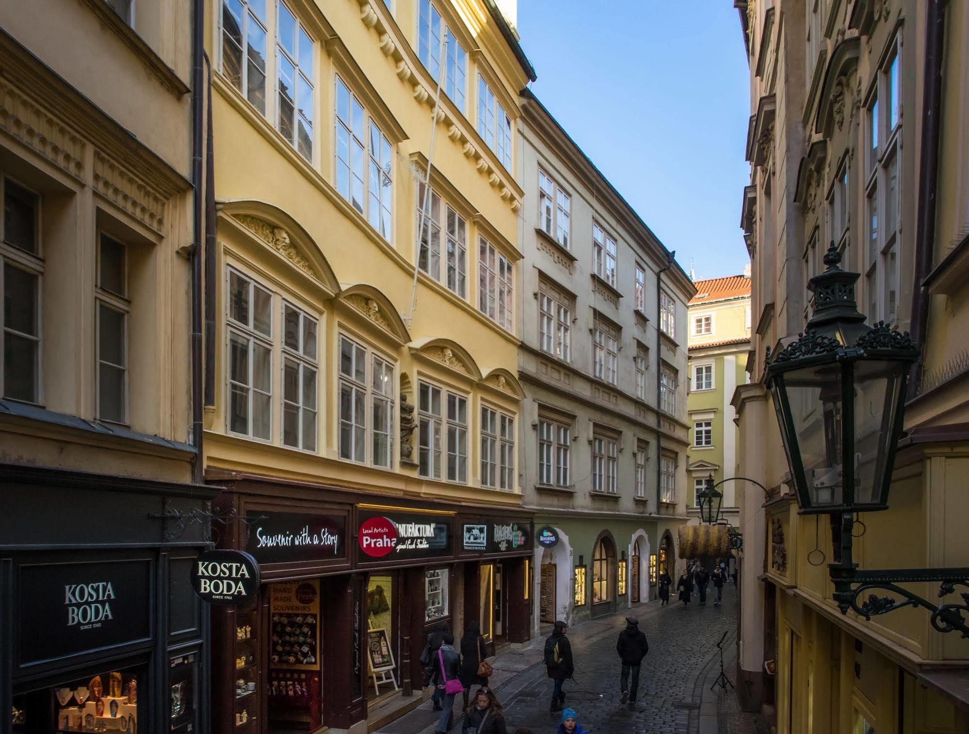 7 Tales Apartments By Adrez Prague Exterior photo